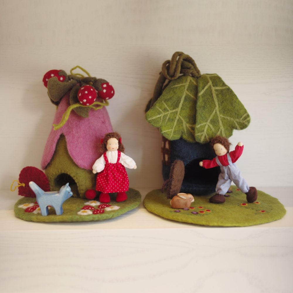 Felt House With Mat