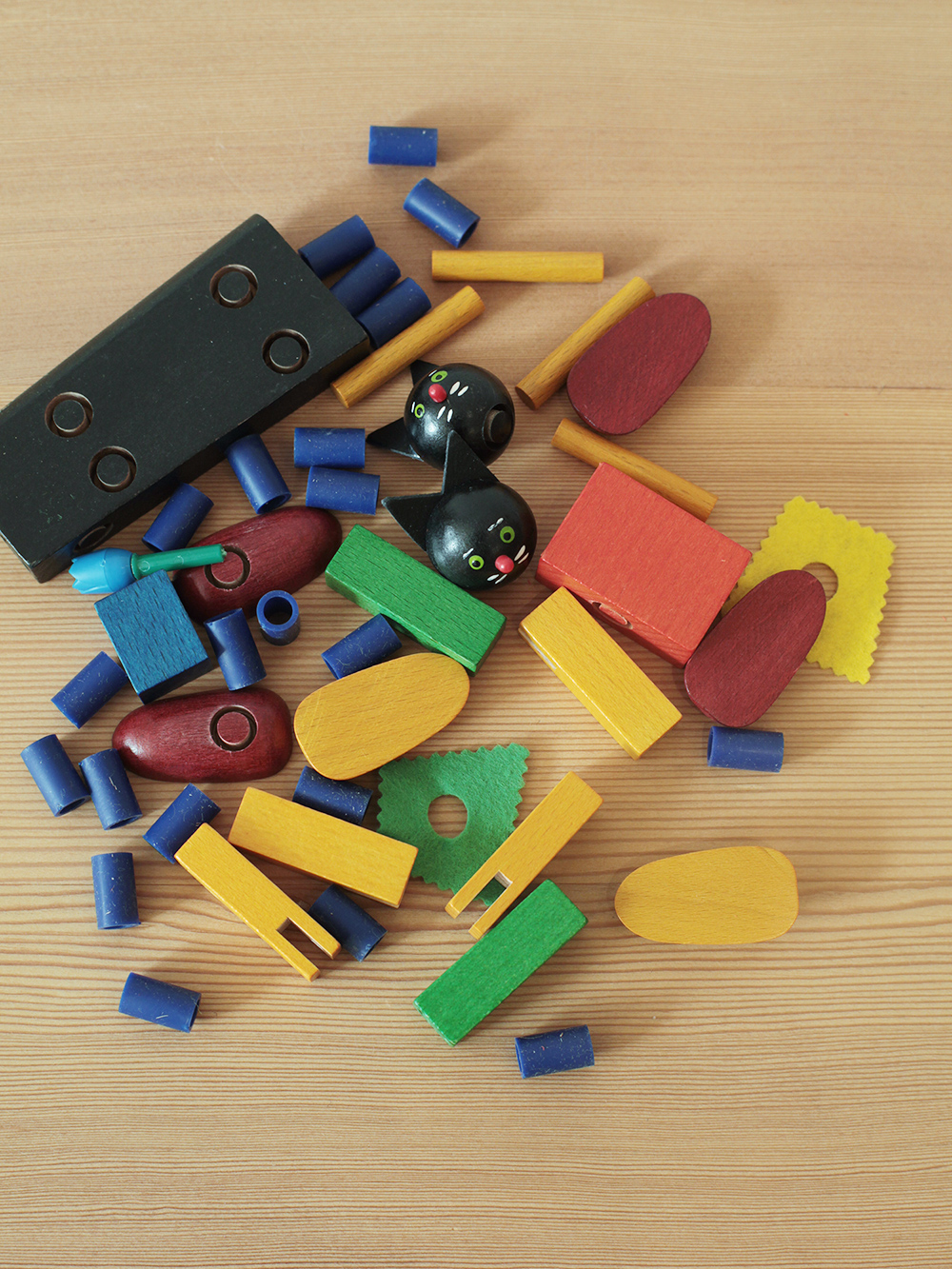 Tipp Tapp Cats Plug-in Construction Toy