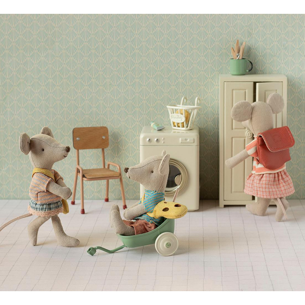Little Sister Mouse with Bag
