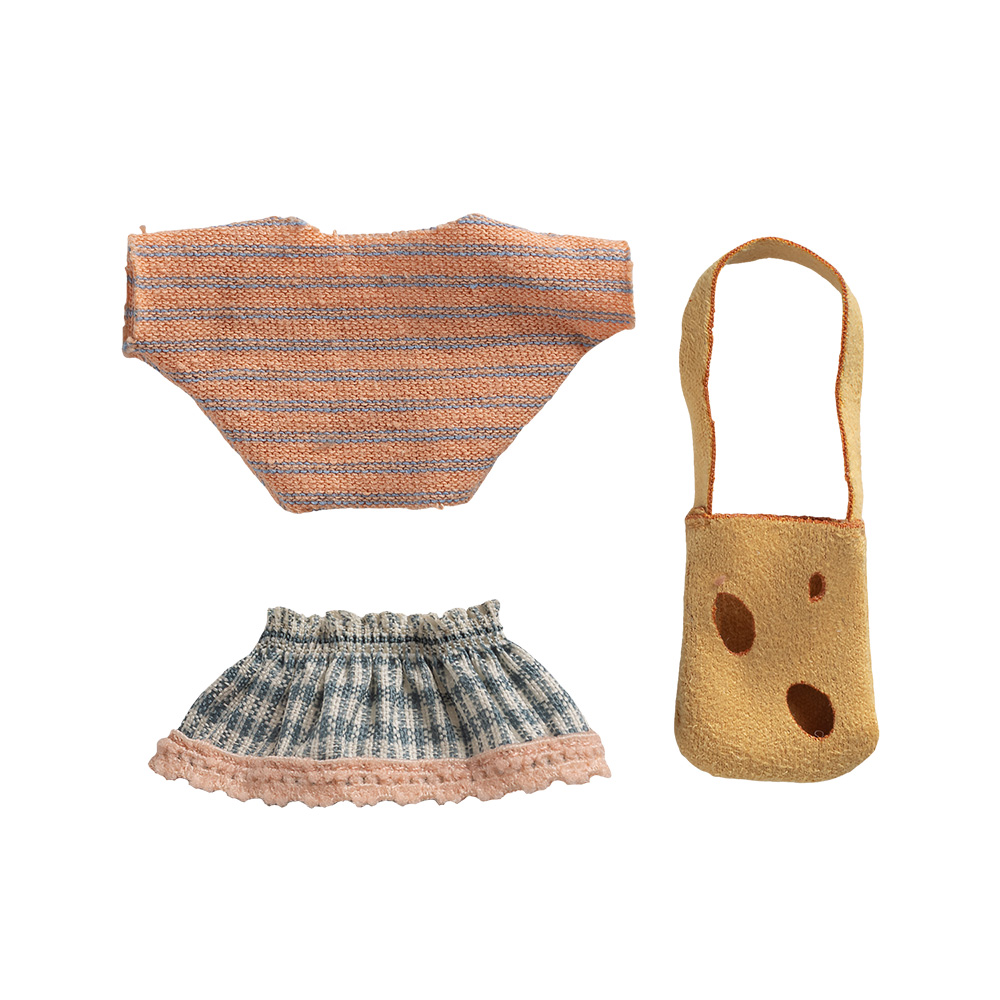 Clothes and Bag for Little Sister Mouse