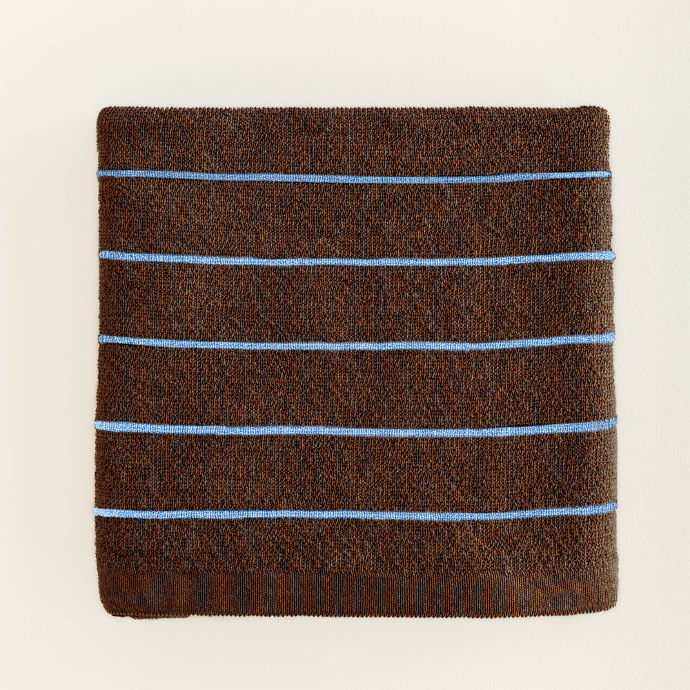 Blanket Harry – Dark Brown & Light Blue