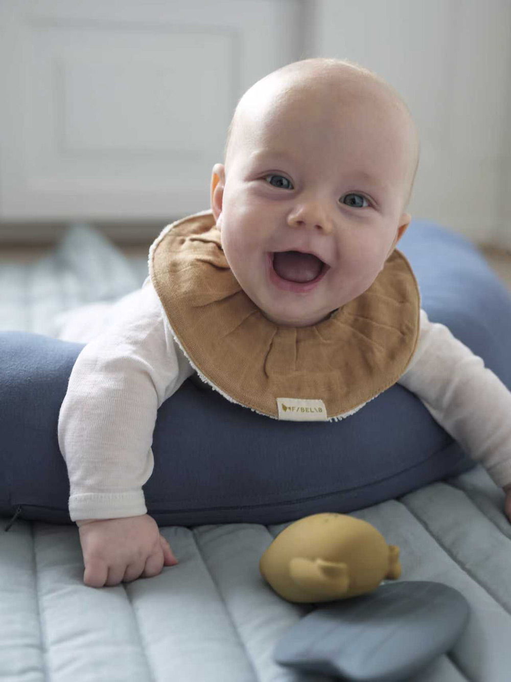 Baby Ruffle Bib – Star Dust – 3 Pack